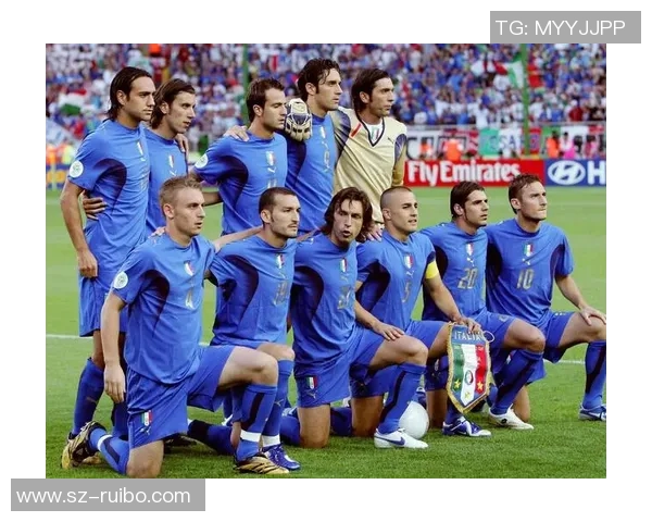 足球巨星云集，传奇人物齐聚一堂，热血赛场再现经典瞬间